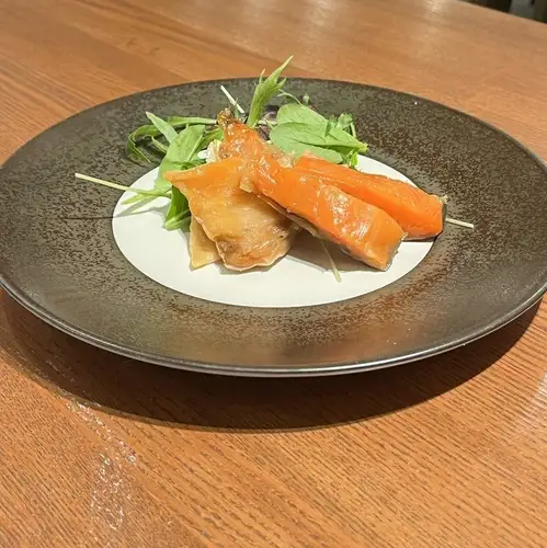 希少部位! スモークサーモンのカマ
