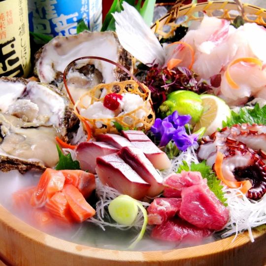 “新鮮捕撈的生魚片拼盤” 每天精心挑選推薦的新鮮海鮮，盡享奢華拼盤