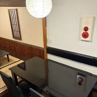2～4名様まで着席可能なテーブル席をご用意しております♪最大8名様まで結合可能です！