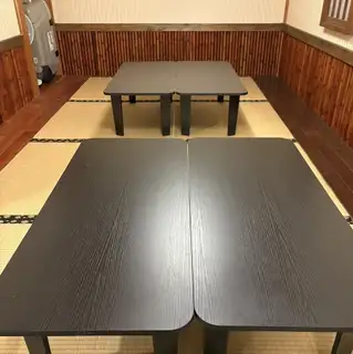 結合することにより、最大10名様まで着席可能な畳の席をご用意しております♪宴会に是非活用くださいませ！