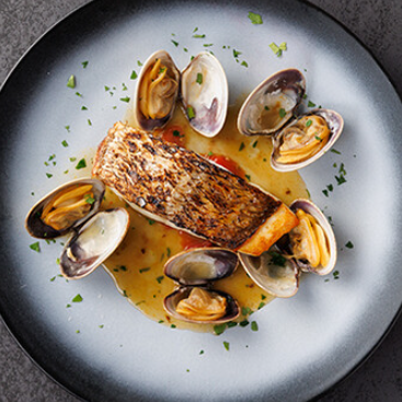 高知県宿毛湾より本日の鮮魚アクアパッツァ