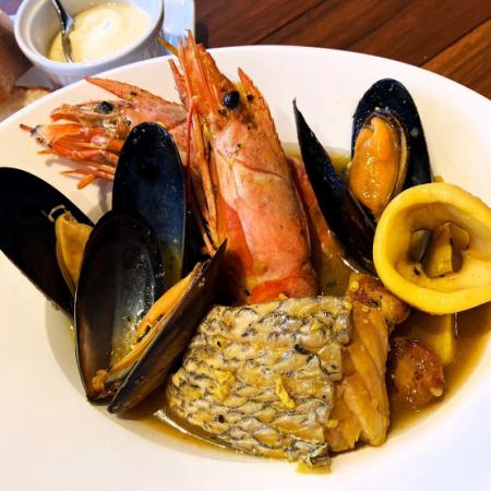 魚介のスープ仕立てマルセイユ風 ”ブイヤベース”