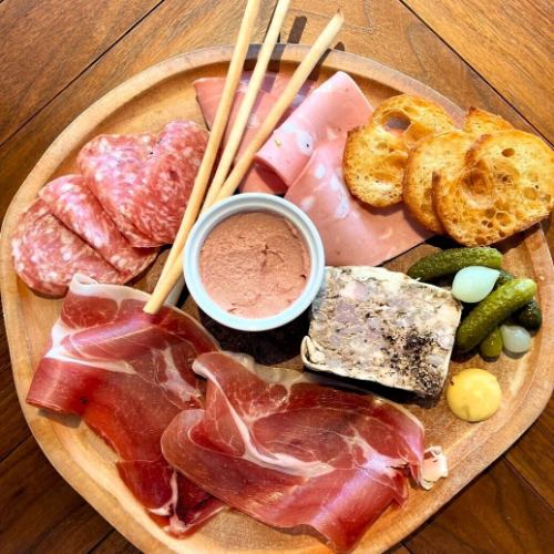 Assorted meat appetizers "Charcuterie"