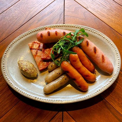 Assorted sausage