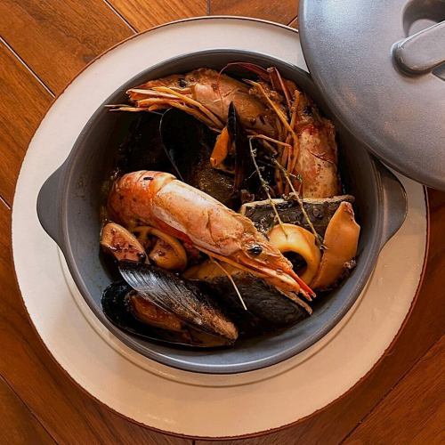 Seafood soup Marseille-style "Bouillabaisse"