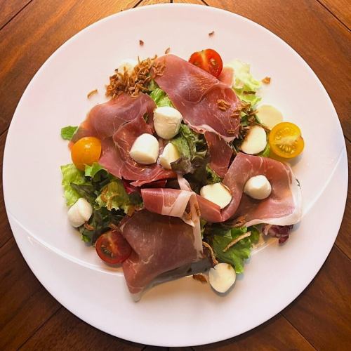Spanish ham and pearl mozzarella salad