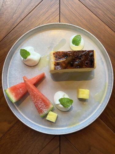 Today I'd like to introduce you to some homemade desserts.
All our desserts are homemade.
How about enjoying the popular Basque cheesecake and chocolate Catalana after your meal?

#Sugimoto the Steak #Nagoya #Nagoya Station #Meat #Aged Meat #T-Bone Steak #Bone-in Meat #Sugimoto #Wine #Bistro #Osteria #Girls' Night Out #Banquet #Dessert #Basque Cheesecake
