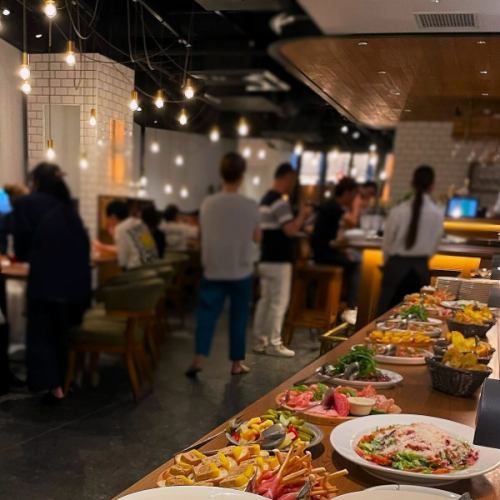 当店では貸し切り営業（二次会や宴会）など承っております。これから年末に向けて、忘年会の貸し切りなどのお問い合わせ、ご予約が多くなってきました。
大きすぎ、小さいすぎずの店舗は名駅エリアで少ないサイズ感の空間になっております。
30名から50名ぐらいの貸し切りにはピッタリだと思います。最大60名様ぐらいまでは対応できます。
美味しいお肉料理をご用意しております。
下見などお気軽にお問い合わせください。
#スギモトザステーキ #名駅#忘年会#新年会#宴会#貸し切り#名3エリア#お肉#熟成肉#Tボーンステーキ#ワイン#幹事グルメ