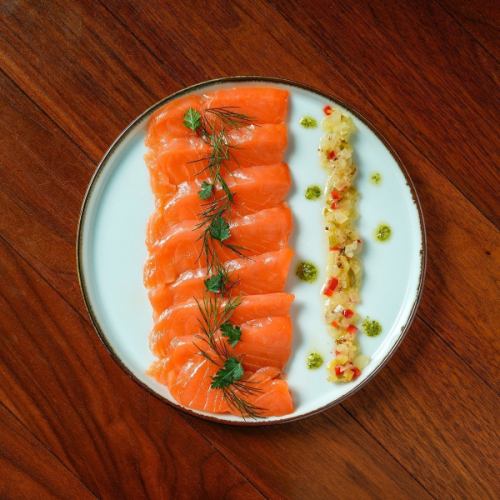 ノルウェー産スモークサーモンのマリネ