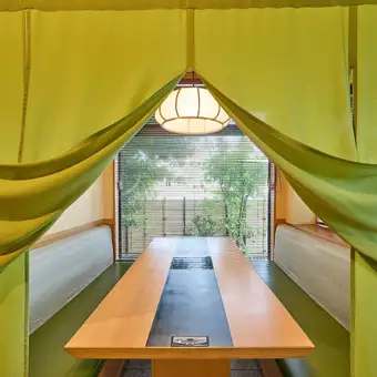 Our restaurant is perfect for everything from casual lunches to memorial services, business entertaining, company gatherings, and girls' nights out with friends.We can accommodate small groups as well, so please feel free to contact us for more information.