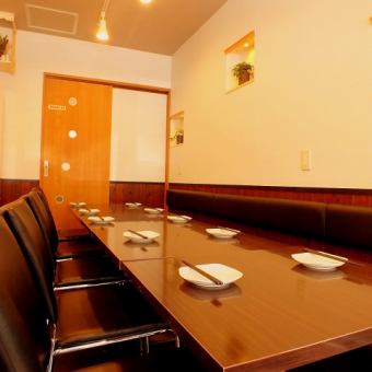 An independent private room can be reserved for 8 to 12 people♪