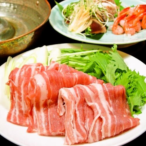 계절 요리를 맛볼 수 있습니다!시기에 따라 무라카미 소와 복어도!