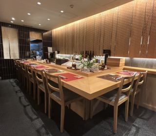 Counter seats with jazz music playing.Please ask us any questions about recommended sake.