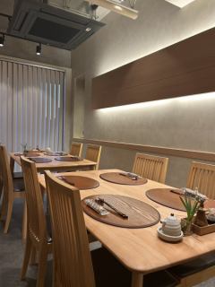 Private room with table for 4 people x 2 (maximum 8 people)