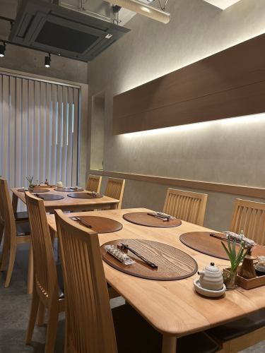 Private room with table for 4 people x 2 (maximum 8 people)