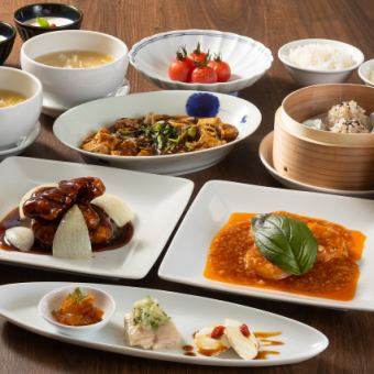 Sawada Standard Course, including large shrimp in chili sauce and Sawada-style mapo tofu, 8 dishes in total, 6,600 yen (tax included)
