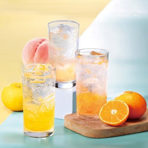 Let's all raise a glass! We also have a great selection of soft drinks♪