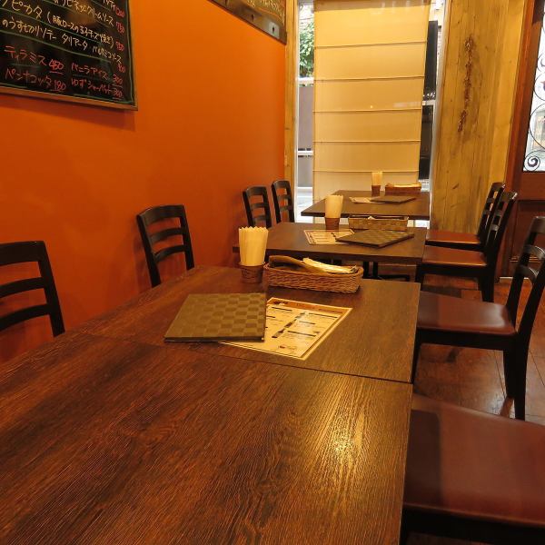 We have a table seat that can be used by one person ♪ It can be used by colleagues and friends on the way home from work! Furthermore, it is also welcome for couples and families to use ♪ Please enjoy everything from affordable lunch to dinner ♪