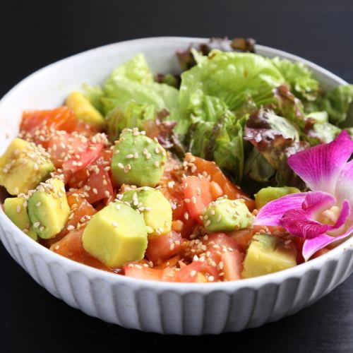 【自家製だれのポキボウル 1,570円(税込)】