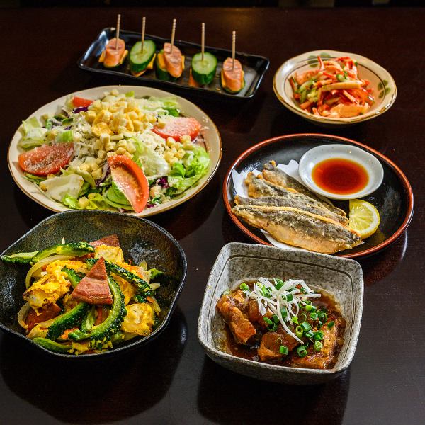 沖縄料理や、お酒の種類も豊富です！食べて飲んで！歌って踊って！今夜は沖縄体験を満喫♪