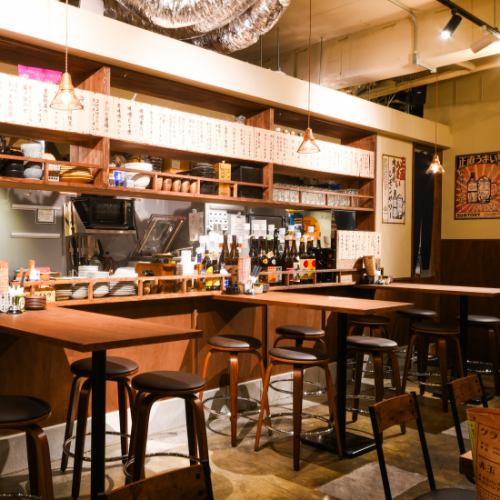 <p>【貸切OK★最大50名様迄】スタイリッシュながらレトロな雰囲気が落ち着く店内!まさに令和の酒場!</p>