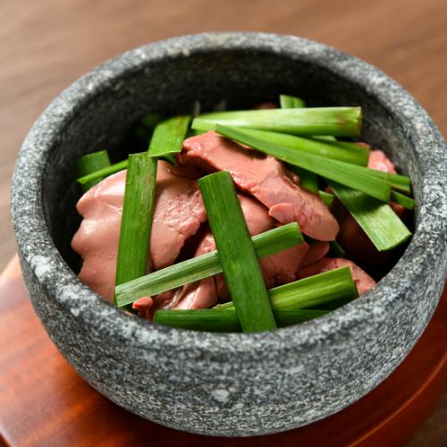 目の前で仕上げる!レバニラ