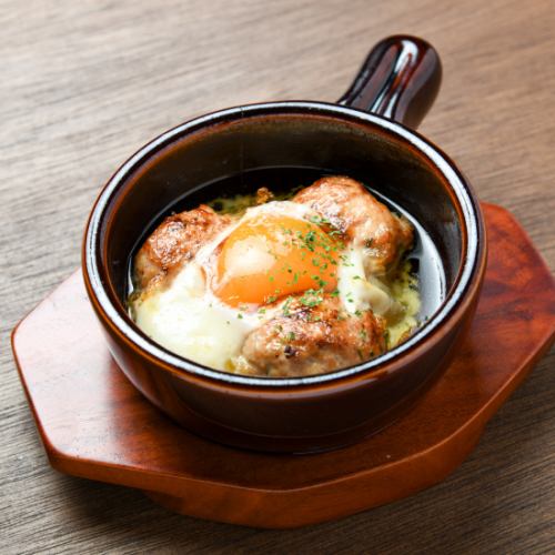 鶏つくねのお月見アヒージョ