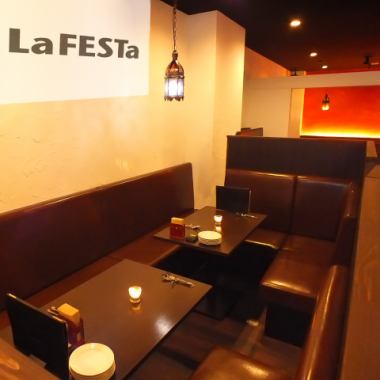 [Close to the station and can accommodate up to 24 people☆] The sofa seats can also be partitioned off with doors to create a private room-like space♪ A stylish European and Moroccan-style space with an adult atmosphere and complete sound equipment.It can be rented out for private use for up to 80 people and is equipped with a projector.It's also perfect for banquets, wedding receptions, and girls' nights! Please feel free to contact us for any inquiries regarding parties, numbers, and seating.
