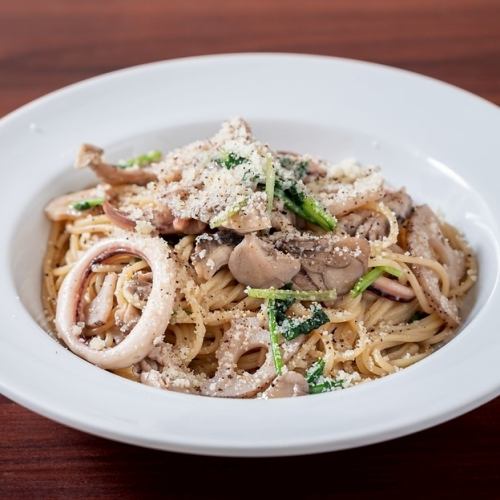 [Pasta set] Lotus root, squid, and maitake mushroom oil pasta