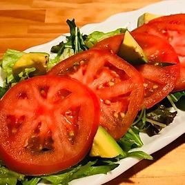 Fresh tomato salad
