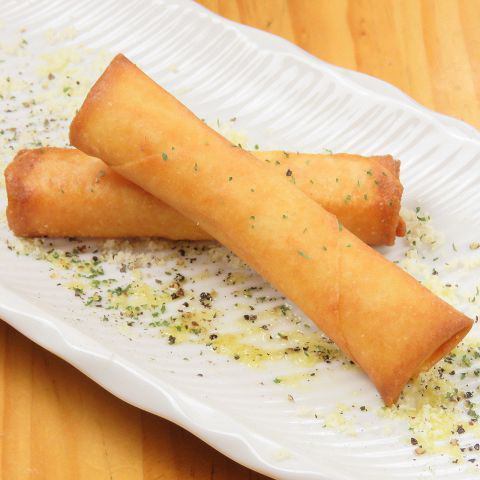 Spring rolls of yam and cheese