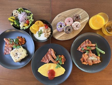 モーニング　ハーフビュッフェ　3300円（税込）