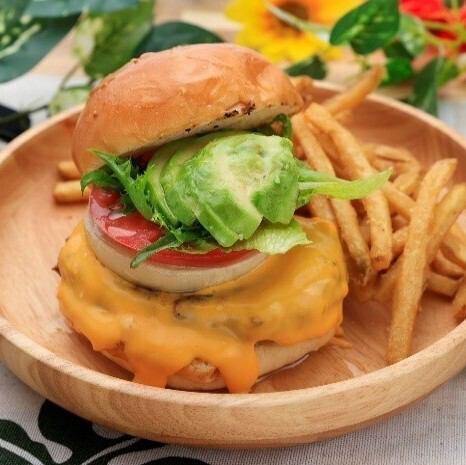 アボカドトマトチーズバーガー