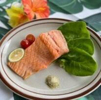 湯布院サーモンのグリル　カボス塩添え