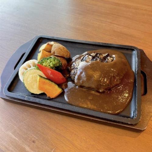 Takka特製ハンバーグ　オニオンデミグラスソース