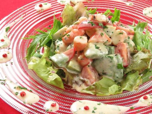 Creamy shrimp and avocado salad