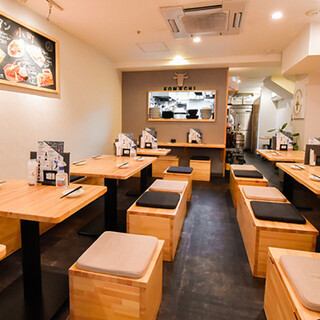 [Homely interior] Please relax in our bright and homely atmosphere♪ We also accept various banquets at any time! Please feel free to contact us if you are looking for a private reservation or banquet in front of Hakata Station ♪