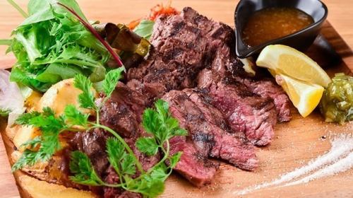 Grilled aged beef sagari 1,600 yen