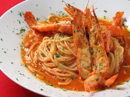 Fresh shrimp pasta with tomato cream sauce