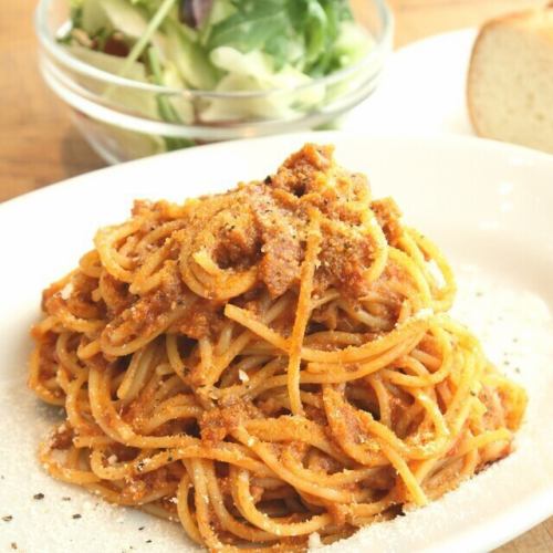 Homemade Bolognese Pasta with Meat Sauce