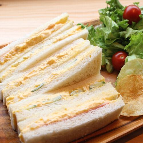 Plenty of egg sandwich