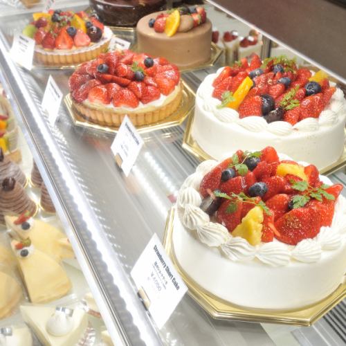 We use a generous amount of fresh cream made with carefully selected ingredients.
