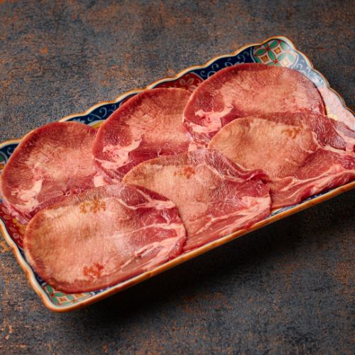 人気の牛タン塩をはじめ名物料理続々登場♪サイドメニューも充実！