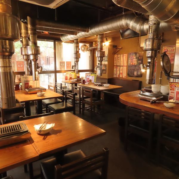 【宴会最大50名様まで】明るく開放的な店内でご宴会はいかがでしょうか★最大50名様まで貸切できます！宴会に最適なコースや飲み放題もご用意しております！お店スタッフへご相談ください。毎日ドリンクがお得♪詳細はドリンクページへ！