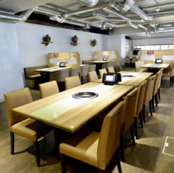 [Table seats: 6 people] Available by the window and in the center ◎The seats in the center can be connected, so it is also recommended for large groups ☆