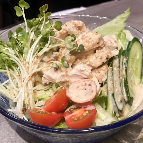 蒸し鶏の胡麻サラダ