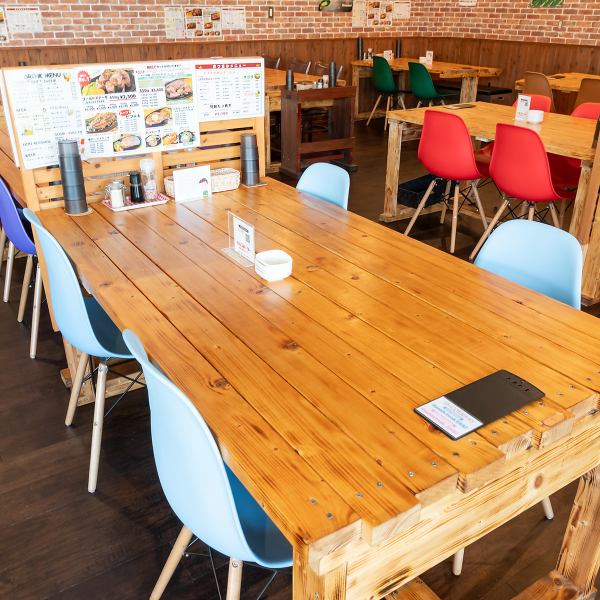 [Group Recommended] We have 4-person tables x 4 seats, 6-person tables, and 8-person tables, so groups are welcome.The seats are widely spaced, making it easy for families with small children to use.
