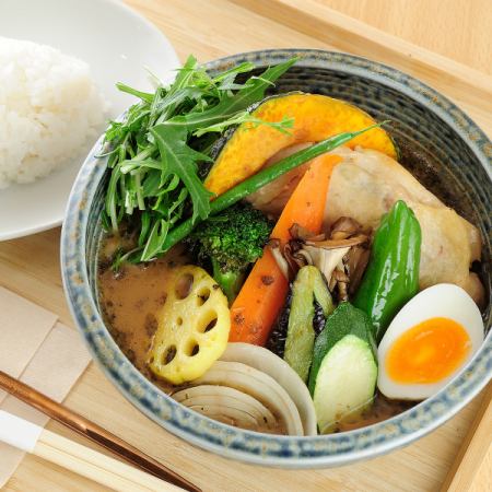 こだわりスープカレーのメインに欠かせない新鮮野菜が盛り沢山！