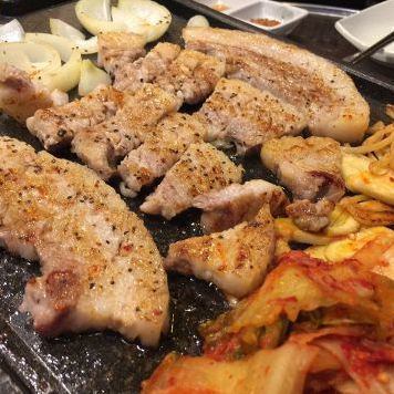 yangnyeom chicken、dakgalbi 和 samgyeopsal 絕對不會錯！