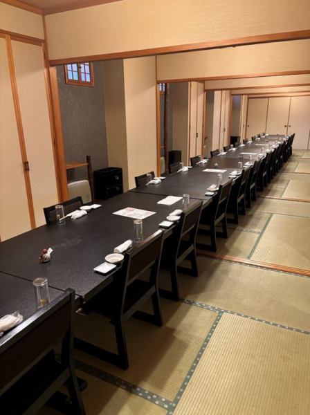 【大型宴会個室】仕切りで半個室利用も可能！木のぬくもり溢れるお座敷席でごゆっくりとおくつろぎください。各種宴会にぴったり。大型宴会も個室で実施可能です！